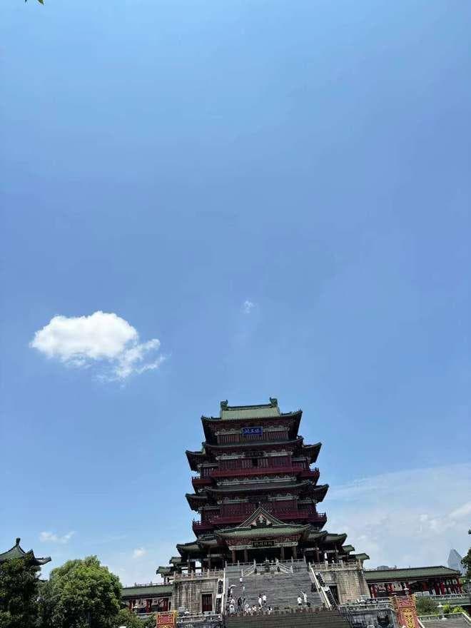 南昌二日游最佳路线：打卡英雄城的精华之旅