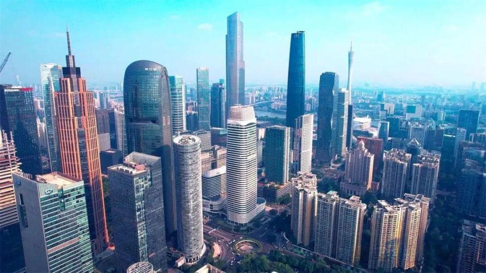 全球一线城市广州向上冲击“6万亿”