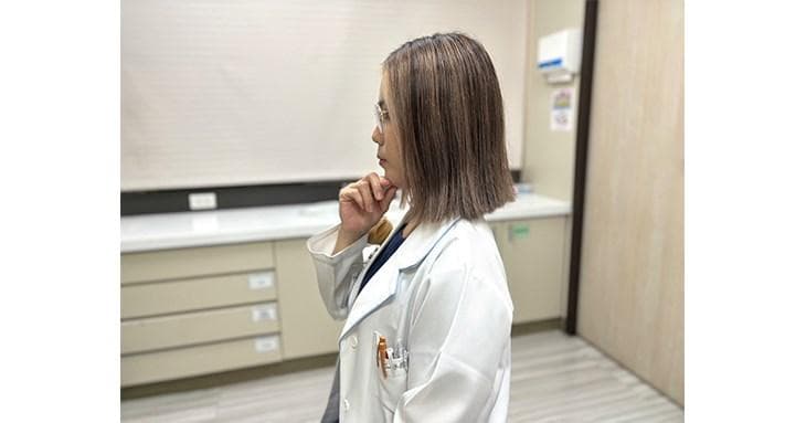 脖子酸痛又僵硬，落枕怎麼辦？必做3招伸展與拉筋運動緩解