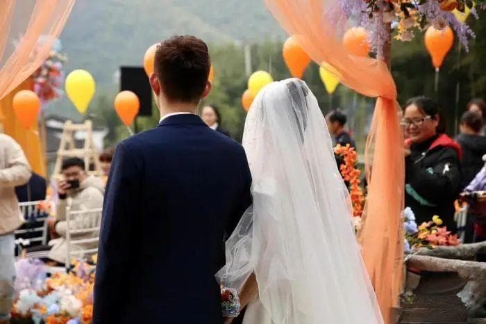 办一场才六千多元！年轻人开始“整顿”自己婚礼