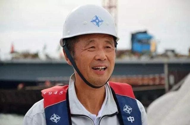 港珠澳大桥：耗资千亿的“面子工程”？