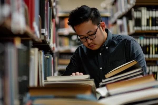药学类专业公务员考编指南：专业范围与要求解析