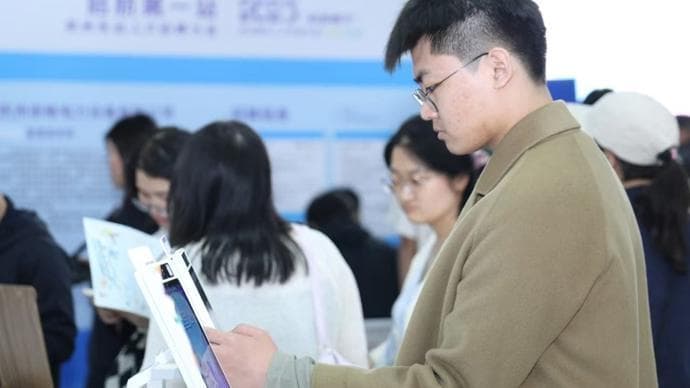 杭州上城：把人才招聘大会开进交通枢纽，让“流量”变“留量”
