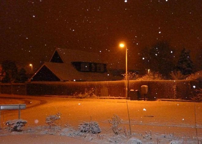 为什么下雪不冷化雪冷？并非因为化雪吸热，里面蕴含多种物理知识