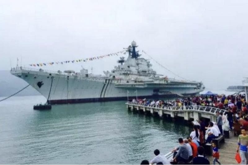 一场火牵出的明斯克号往事：融入深圳记忆的公园航母命运之变