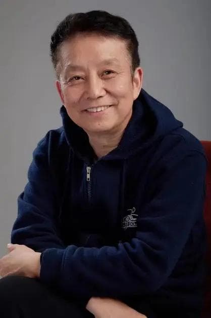 黄建新：用电影探寻生活的本质