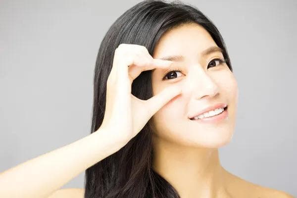 美瞳在水里泡了一晚还能戴吗