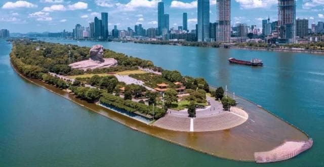 湖南长沙橘子洲头景点介绍，感受毛主席豪情，领略江洲魅力！
