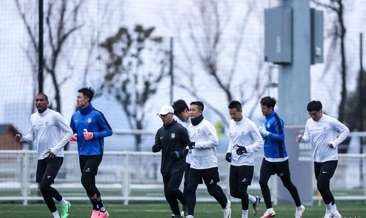 大连英博中超首秀挑战浙江绿城，多名故人将上演对决