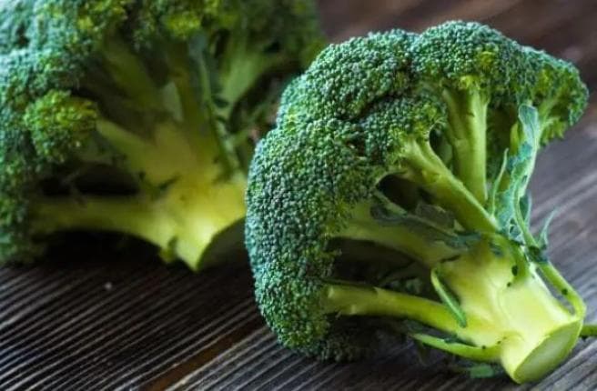 夏日美容瘦身必备：4种蔬菜的营养功效与美味做法