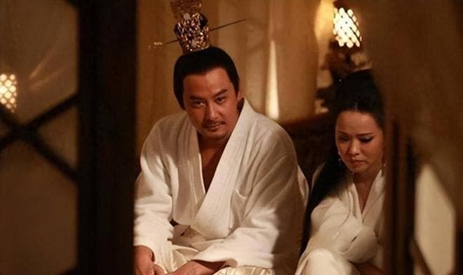 皇帝去世了，唯一儿子还在娘胎里，皇位该由谁继承？