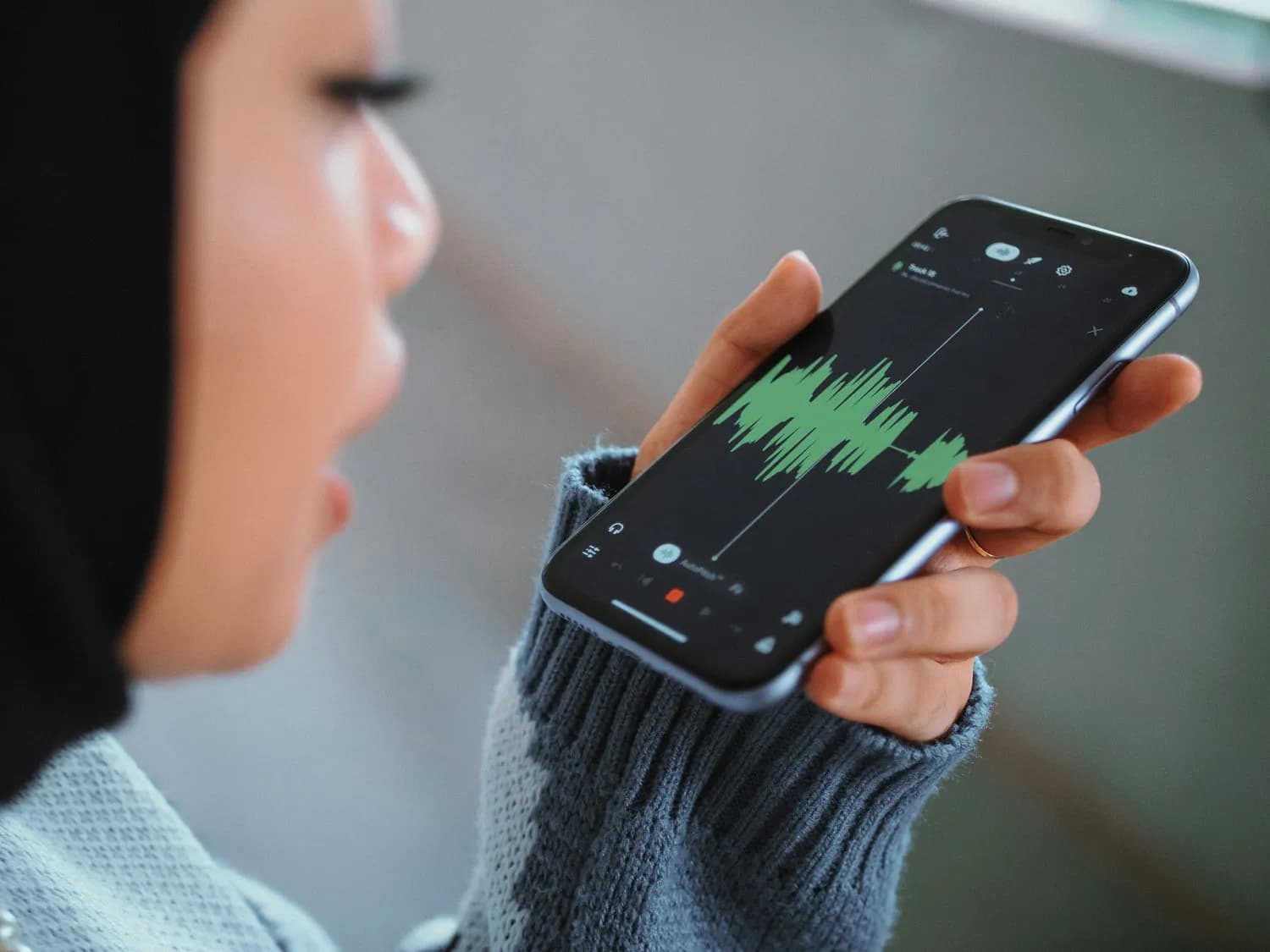 AI换脸和合成语音：揭秘新型诈骗套路