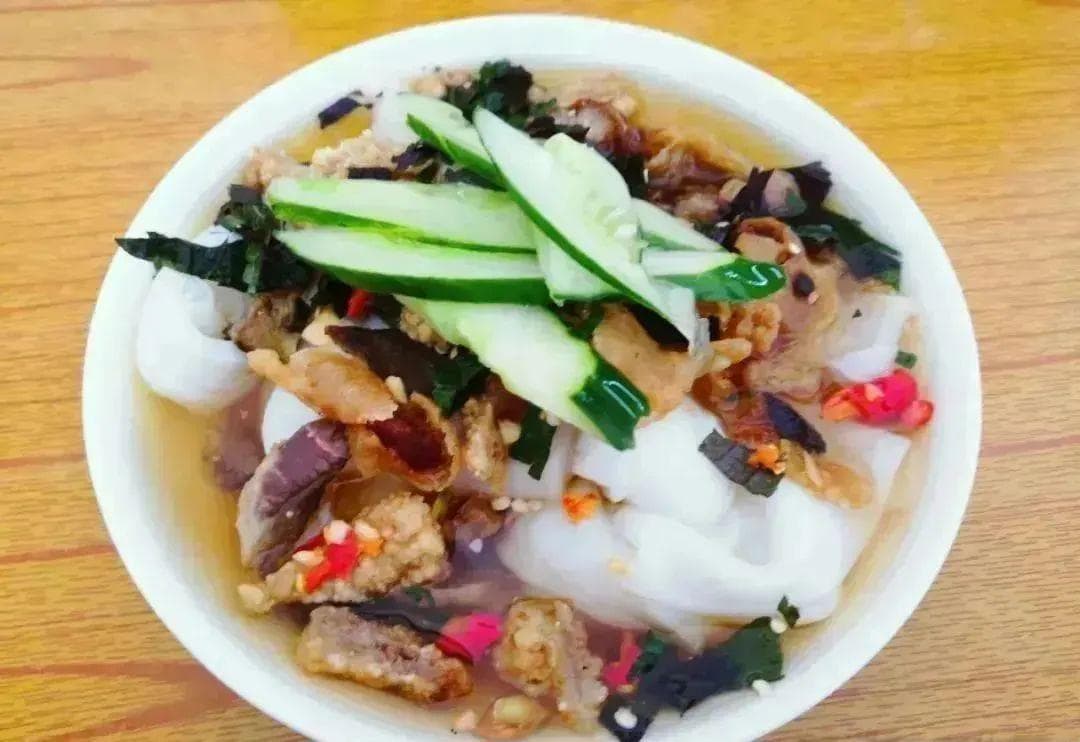宾阳美食地图：从酸粉到烤鸡，探寻广西宾阳地道美味