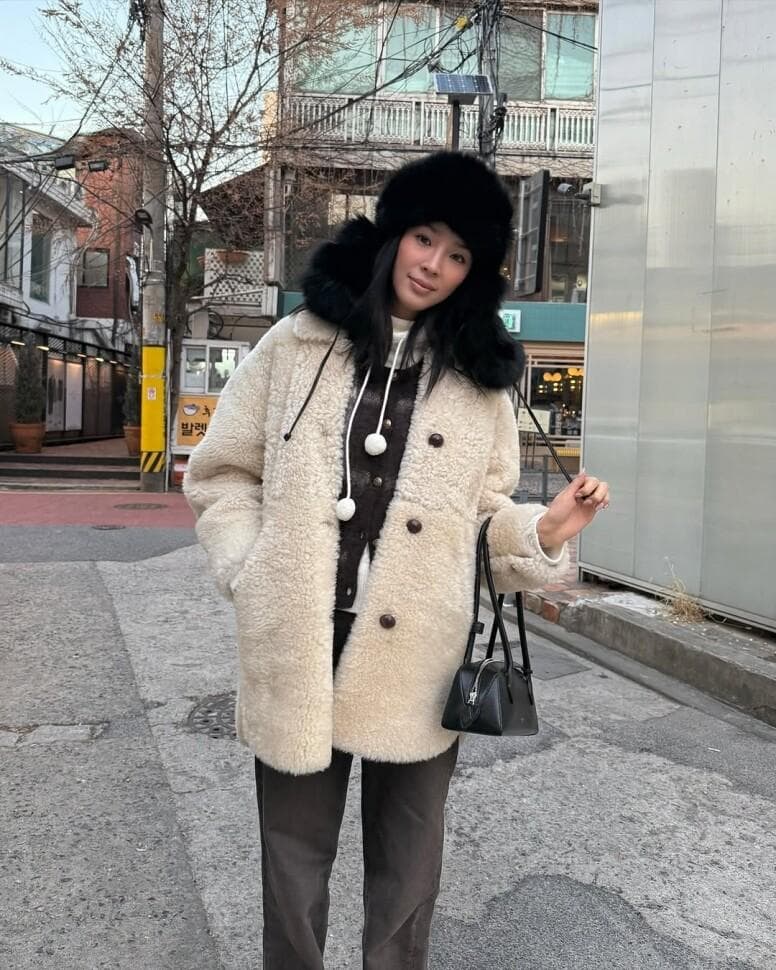 韩国冬季十大穿搭建议：从发热衣到羽绒大衣，打造既保暖又时尚的冬日造型