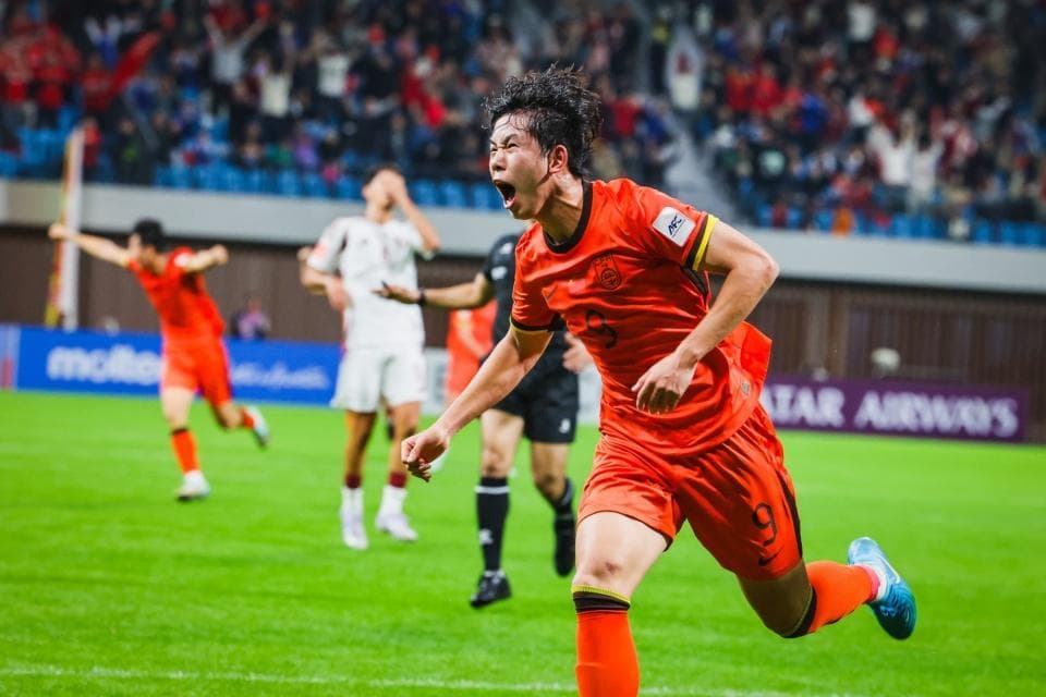 中国足球走出低谷！U20国足强势取胜，9数据领先，媒体人狂赞