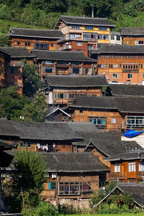 梯田之上有个民宿旅游村