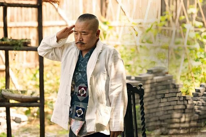 赵本山新剧《走马上任》：王小利一人分饰两角笑料百出