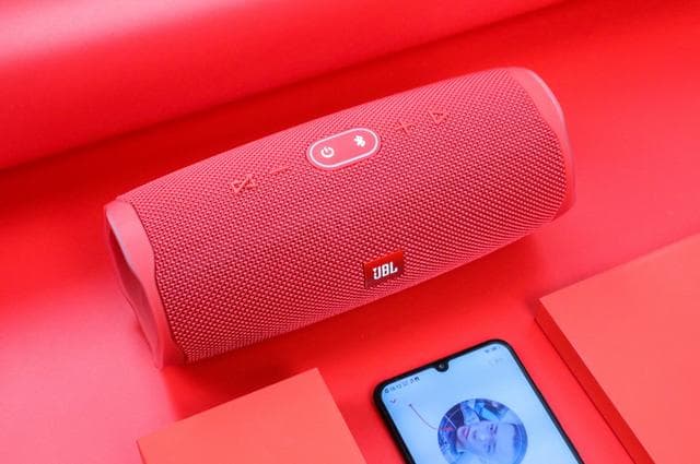 家庭音乐环境品质提升指南：主音箱、低音炮与线材的选择要点