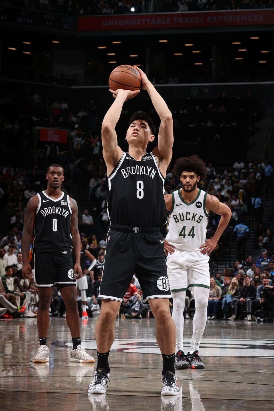 中国球员NBA首秀表现回顾：易建联最高9分，四大移动长城两人得0分