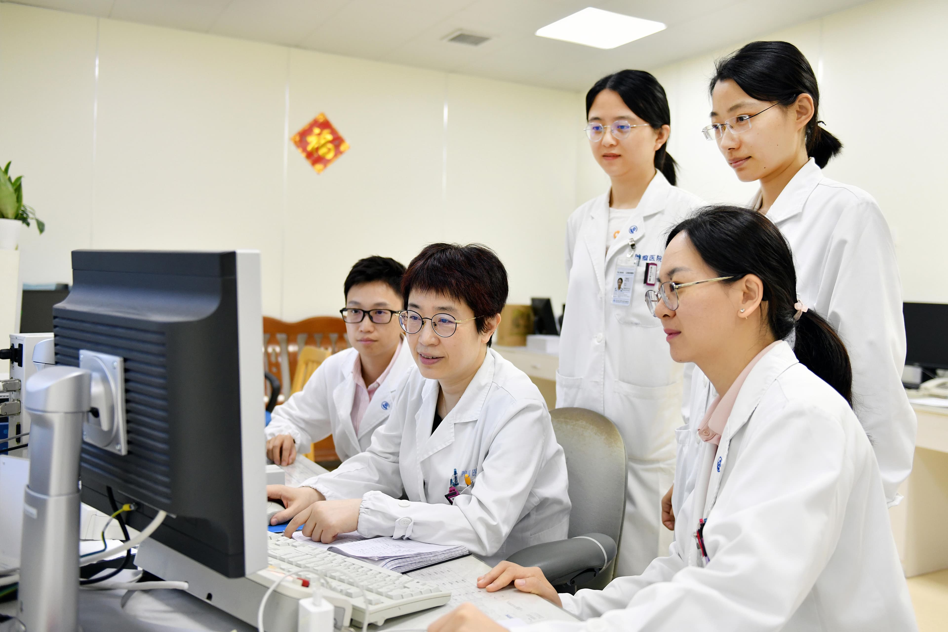 复旦大学附属肿瘤医院：新型放化疗免疫联合疗法让直肠癌患者保肛率超80%