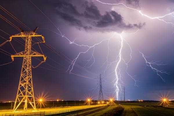 避雷网间距应该是多少？避雷网安装规范要求
