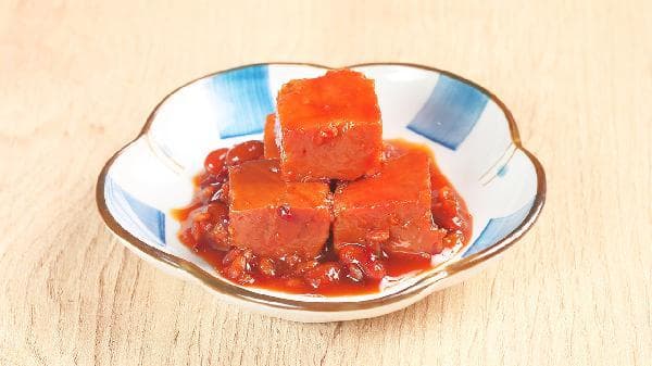 红方腐乳的营养价值与食用指南：好处、坏处及合理食用建议