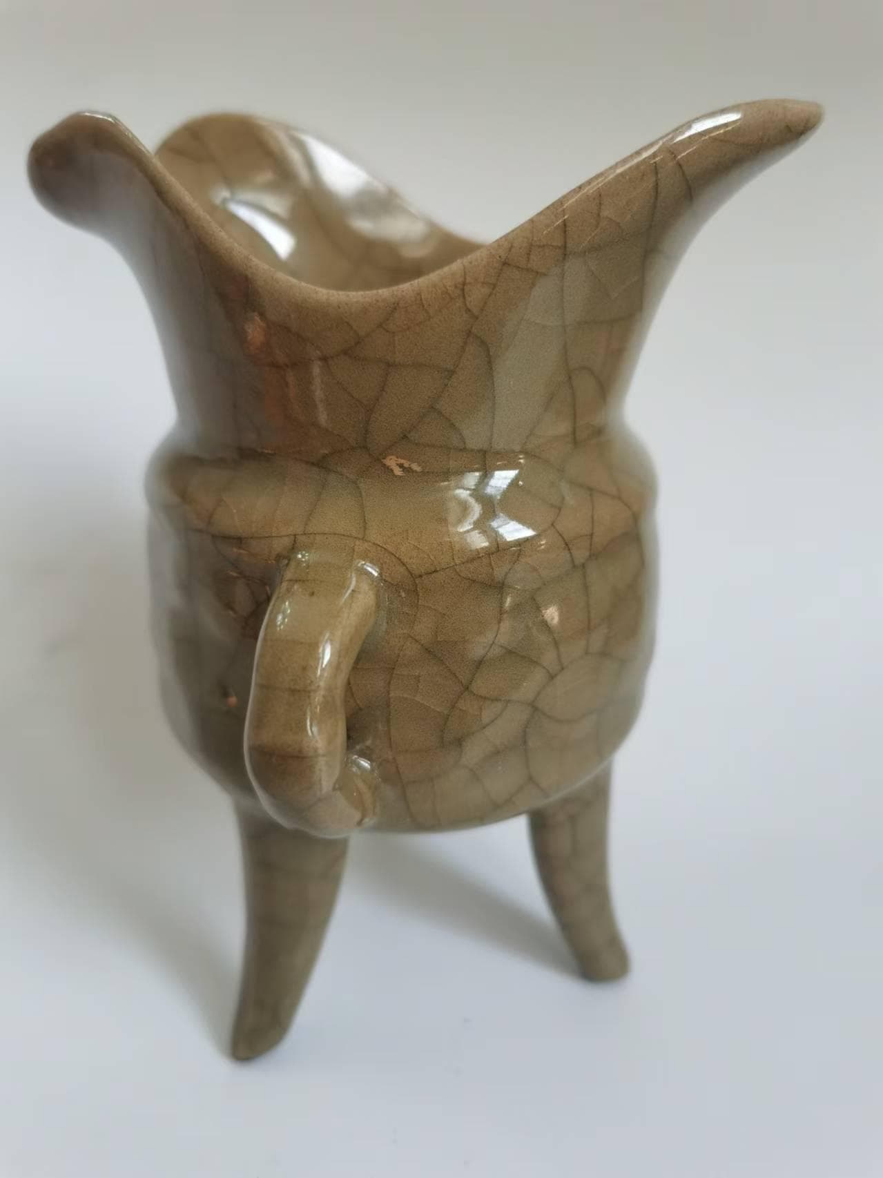 宋代哥窑瓷器的时代特征及其鉴赏与断代