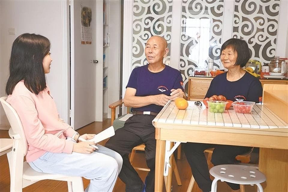 陪伴才是最长情的告白！听两对长者夫妻讲述相濡以沫的故事