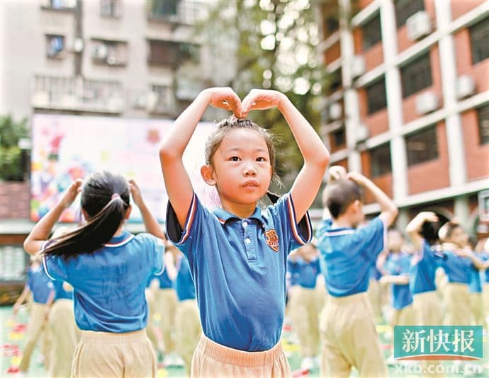 务实的广州家长希望校服能更“物美价廉”