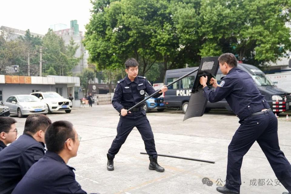 成都武侯公安：多举措锻造高素质辅警