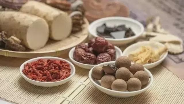 夏天怕冷？多半是阳虚体质，中医教你养阳护阳！