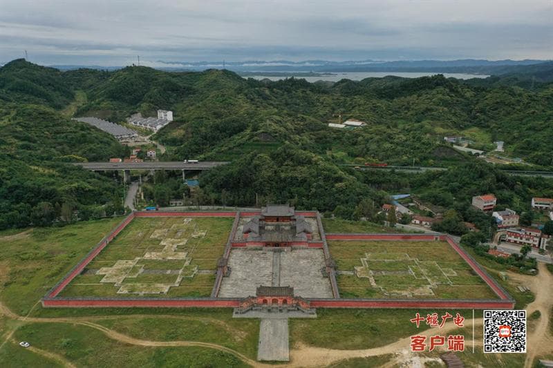 武当山必去十景：从山门到金顶的道教文化之旅