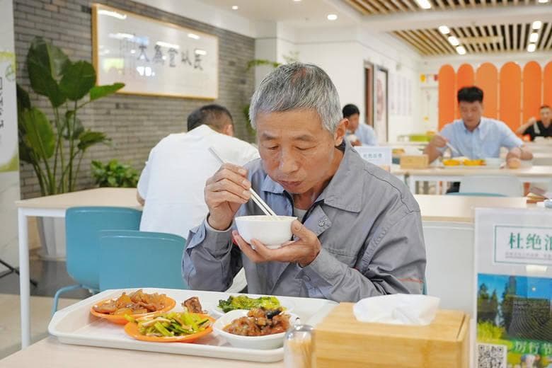 民生“食”事“温暖+1℃” 昆山守护老年人的幸福“食”光