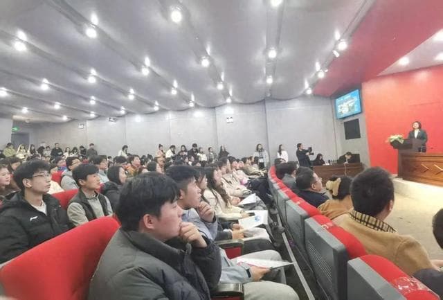 上海这个区今年教师招聘有新要求：应聘者专业须与岗位相匹配
