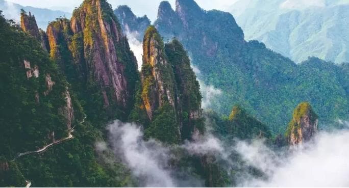 莽山五指峰景区：奇峰罗列，层峦叠翠，尽享自然之美