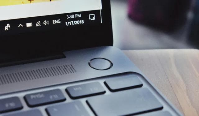 在Windows 11任务栏上恢复完整日期和时间显示的步骤