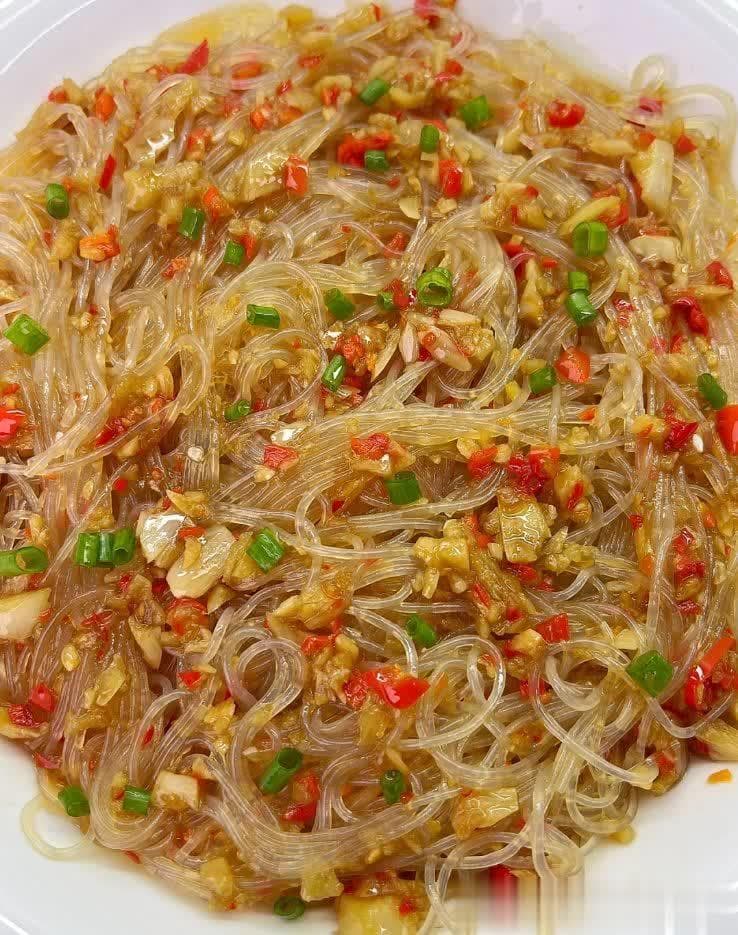 滑嫩鲜香的蒜蓉粉丝做法揭秘，一试成主顾，美味营养让人停不下来！