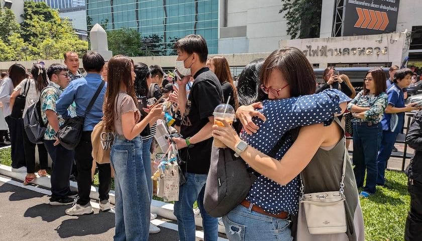 缅甸强震后泰国曼谷进入紧急状态，一座在建高楼倒塌1人死亡43人失踪