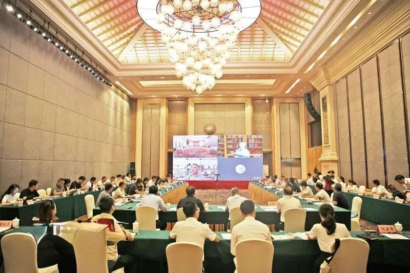 11名专家齐聚巴中，为南龛摩崖造像保护献计献策