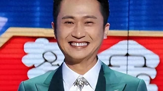 43岁的央视主持人杨帆：从事业巅峰到回归家庭的转变之路