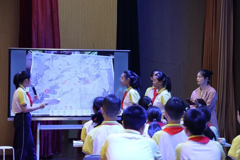 AI资源融入地理教学，这群教师在汉探索创新教学新方向