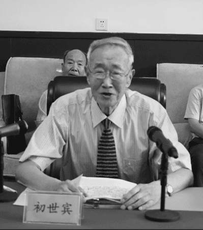 初世宾：要留青史与人看
