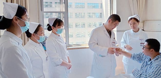 医学人文关怀实践应用及创新研究