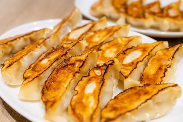 冰花煎饺：创意美食的制作秘诀