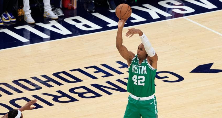 NBA本赛季投进三分最多的6大内线，约基奇第五，文班比欧文进的多