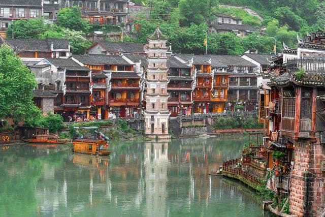 湖南探秘：从长沙到张家界，舌尖上的湘味之旅