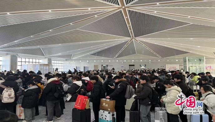 时评：读懂学生返校背后的"铁路温度"