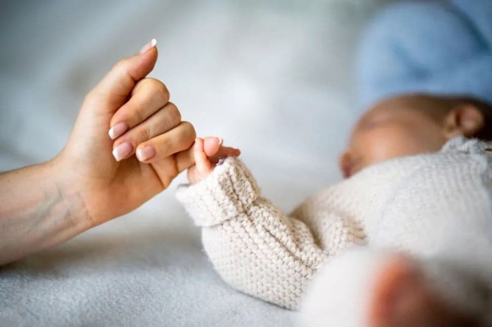 少子化、老龄化背景下，如何构建覆盖全人群的生育保险制度？