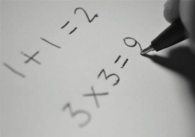 世上最简单的公式历代数学家们怎么解释：为什么1加1等于2？