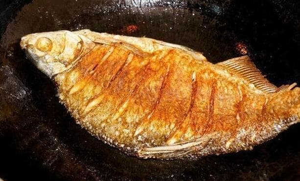 香煎鱼不破皮的秘诀：从选鱼到出锅的全流程解析